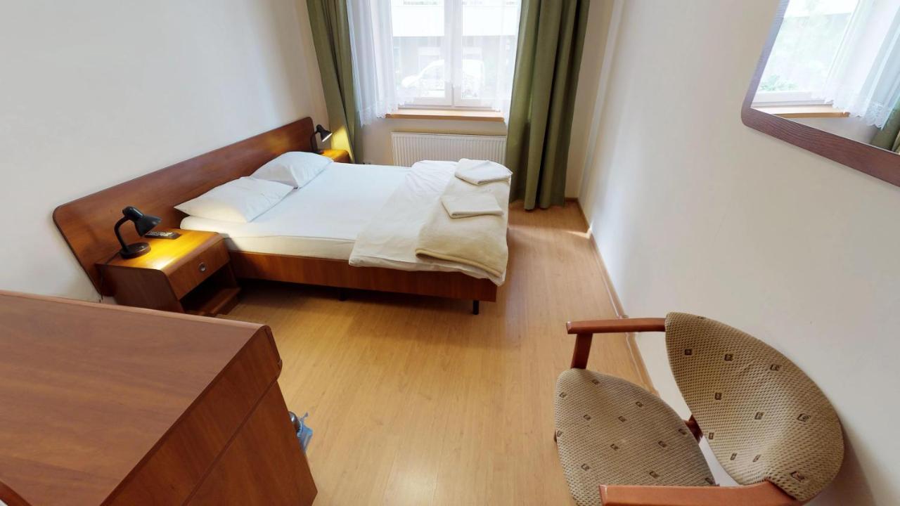 Noclegi Czarna Perla Cracovie Extérieur photo