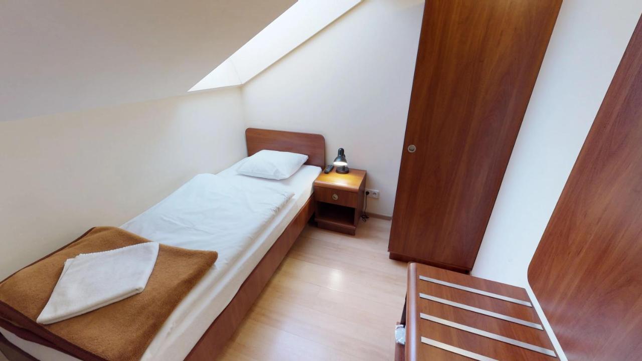 Noclegi Czarna Perla Cracovie Extérieur photo